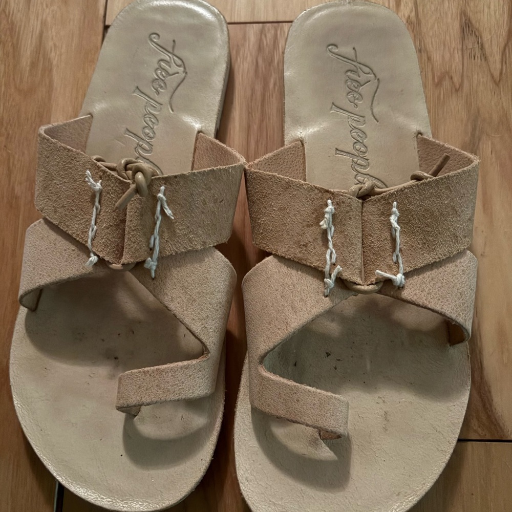 GUC Free People sandals. Size 37 i wear a 7. Final Price